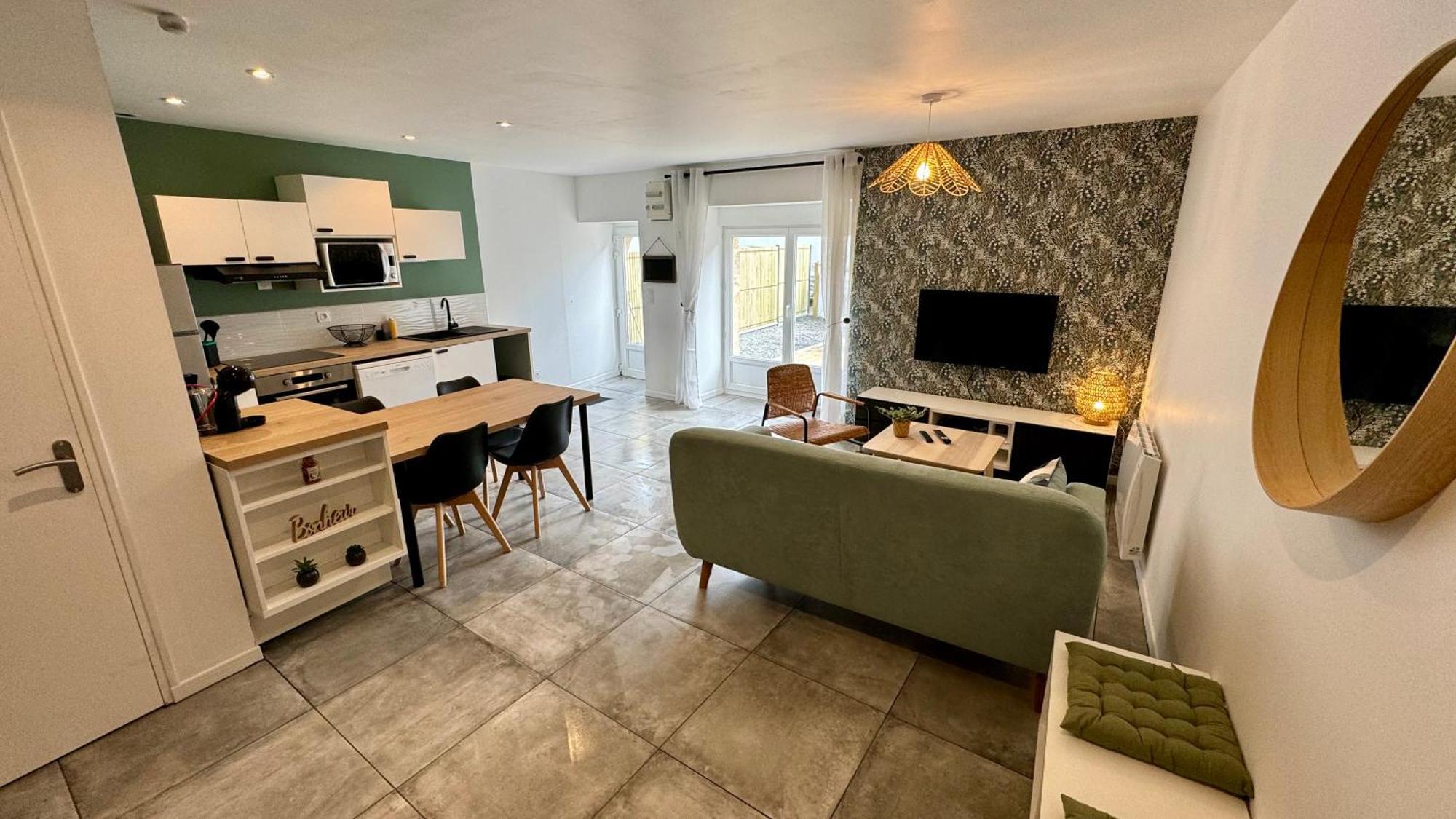 Petite Maison En Pierre Au Pied De La Voie Verte โปลแอร์เมล ภายนอก รูปภาพ